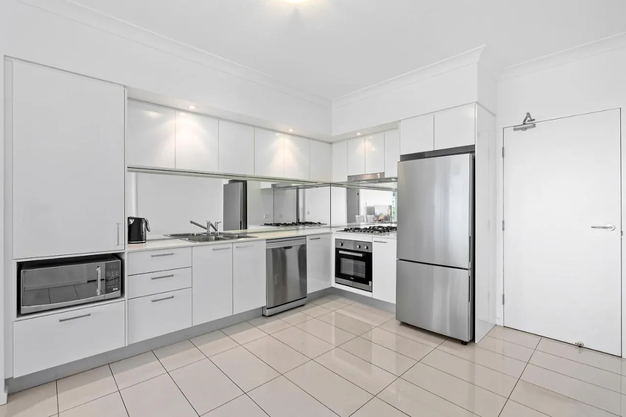 Hotel Harbour Quays Apartments Gold Coast