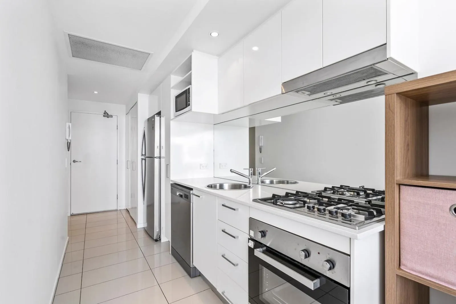 **** Hotel Harbour Quays Apartments Gold Coast Australia