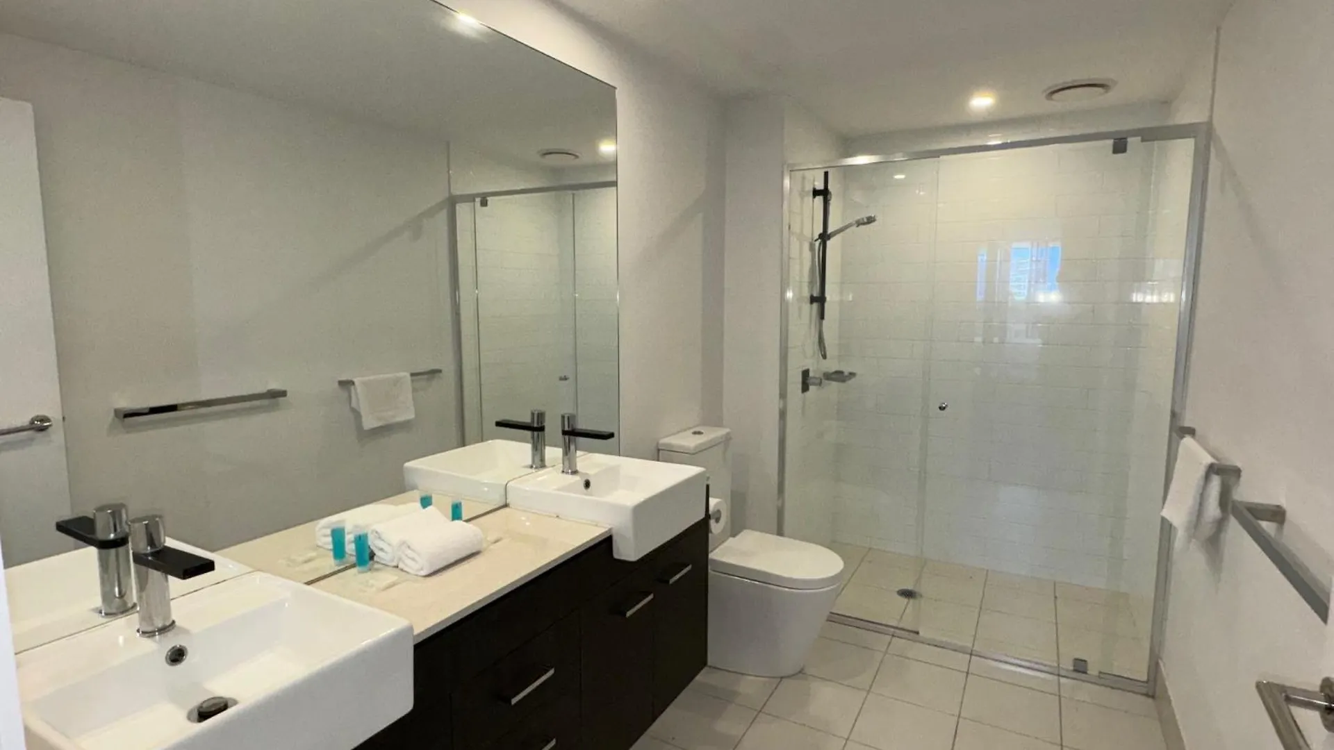 Hotel Harbour Quays Apartments Gold Coast