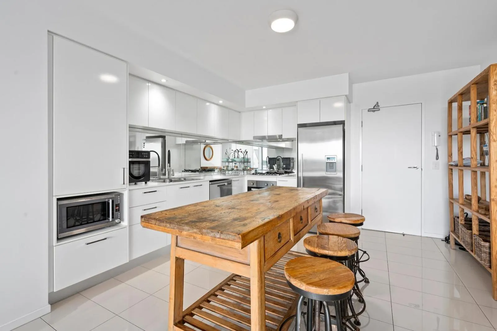 Hotel Harbour Quays Apartments Gold Coast